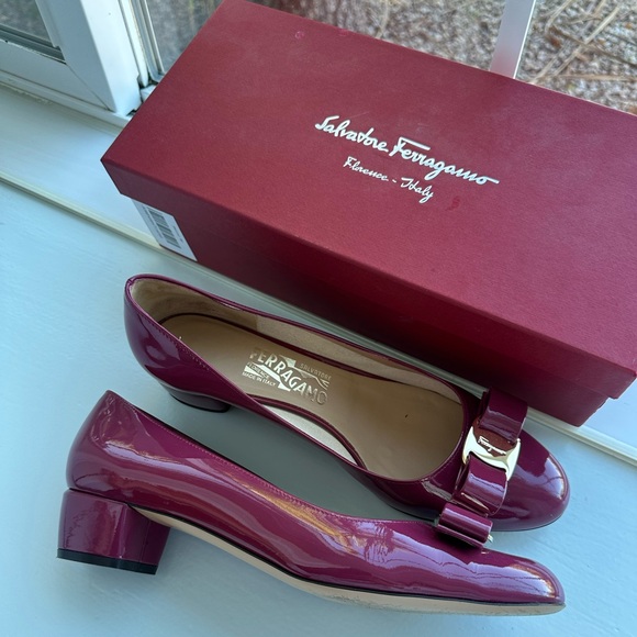 Salvatore Ferragamo Women's Purple Patent Leather Heels - Picture 4 of 6